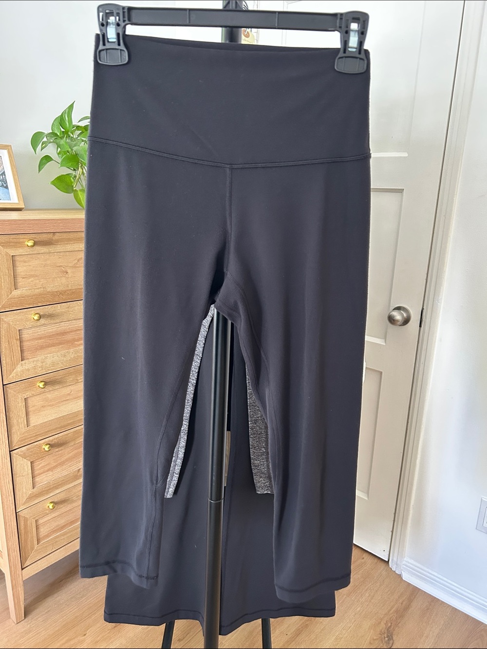 Lululemon Leggings. Size 6. 21” inseam. Used condition.